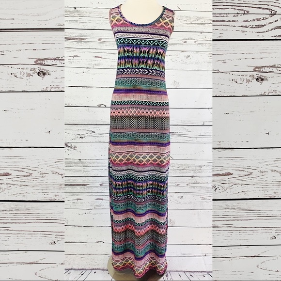 Rue21 Dresses & Skirts - RUE21 MAXI DRESS soft